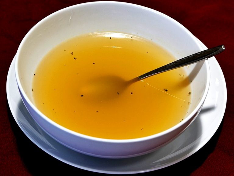 Caldo de pollo en olla express Receta Fácil